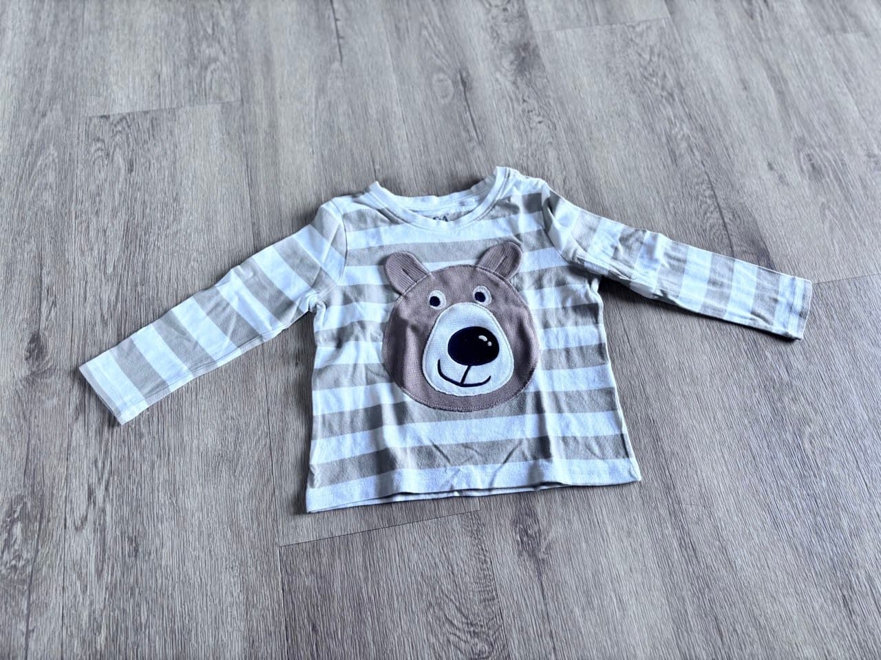 Majica s dolgimi rokavi in risbo