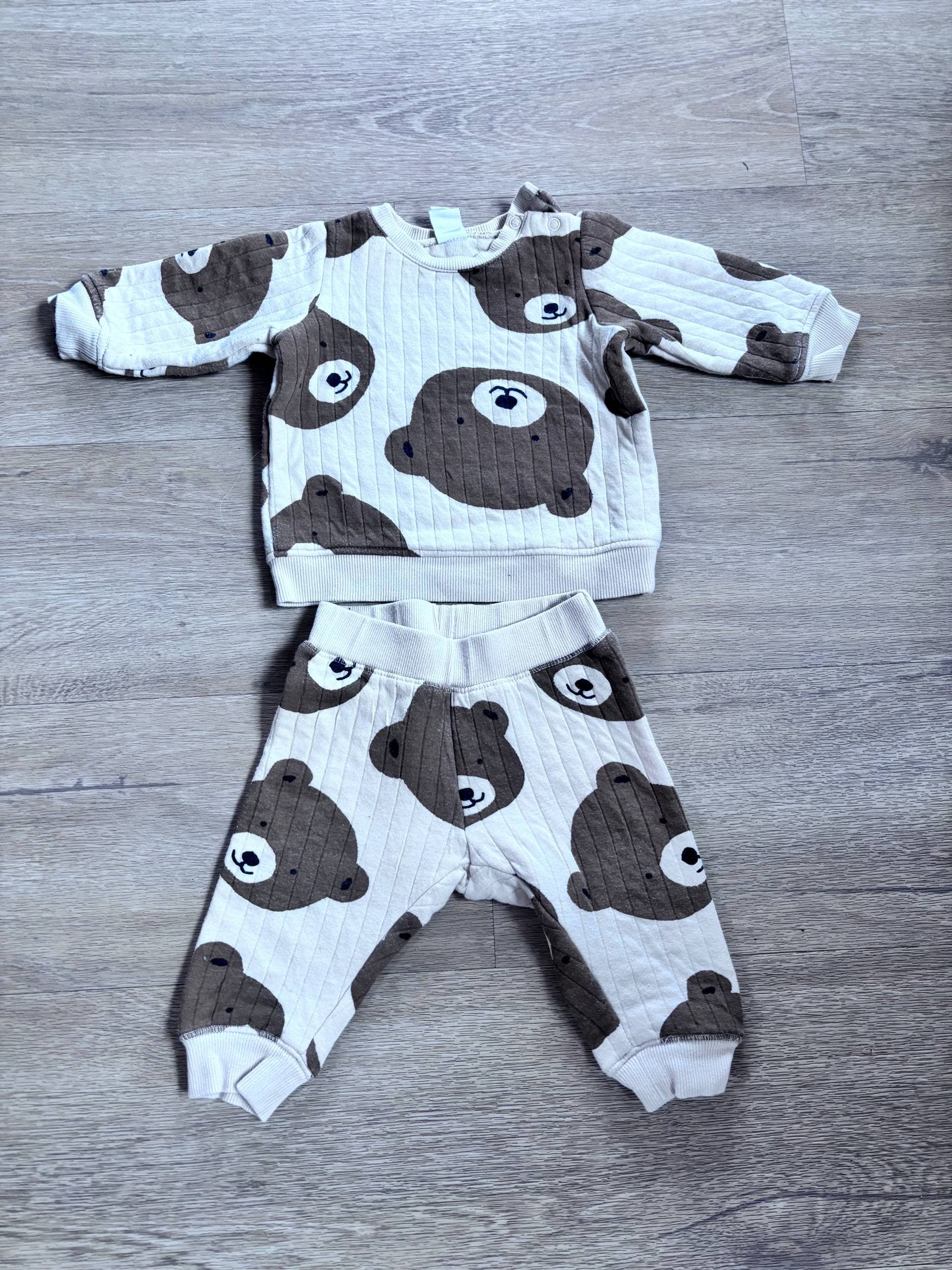 Komplet oblačil z medvedki