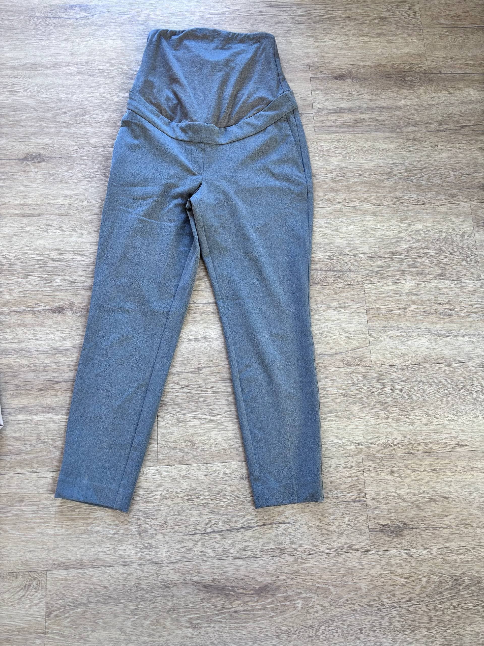 Sive hlače z visokim pasom