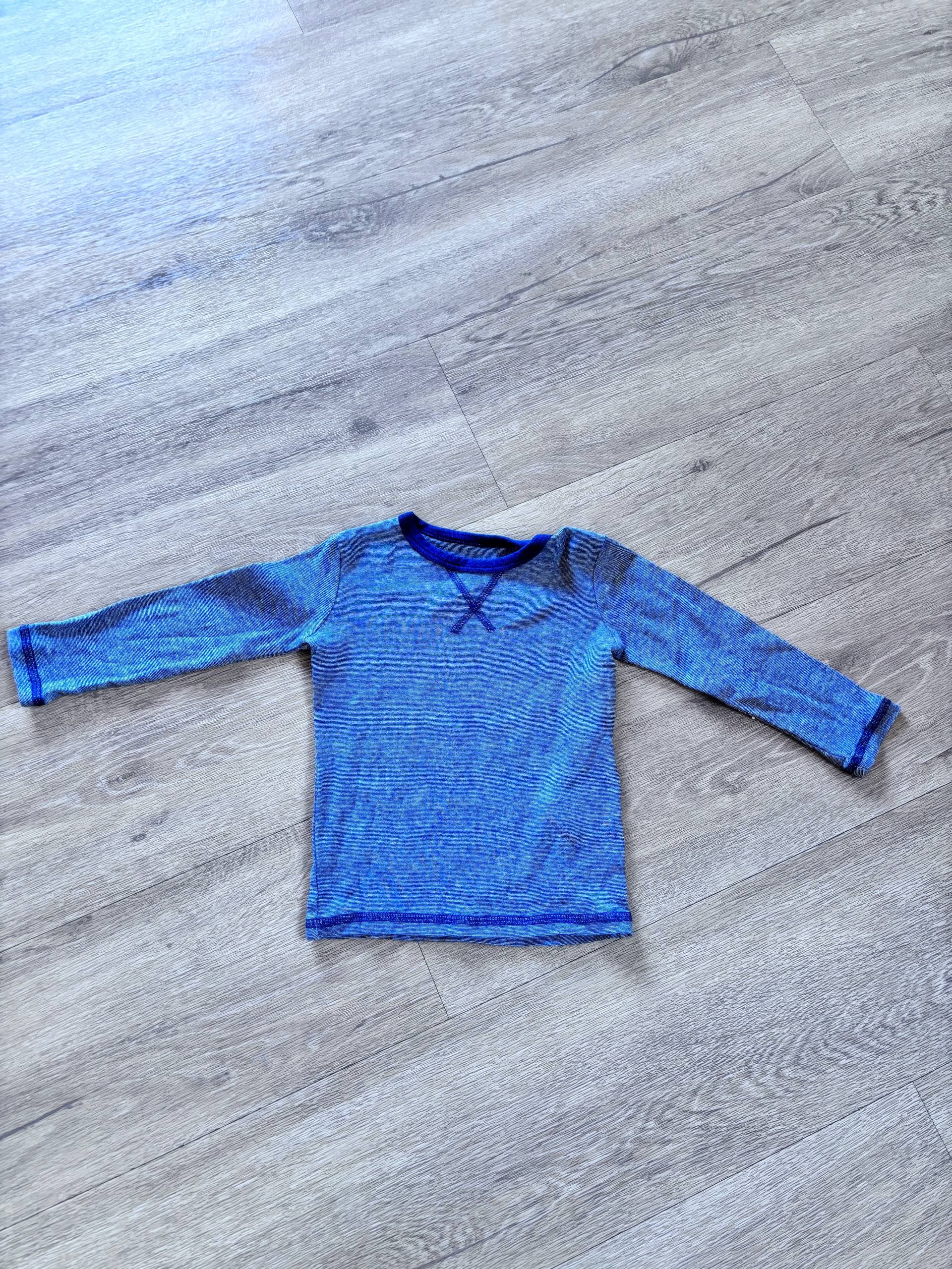 Majica z dolgimi rokavi v modri barvi