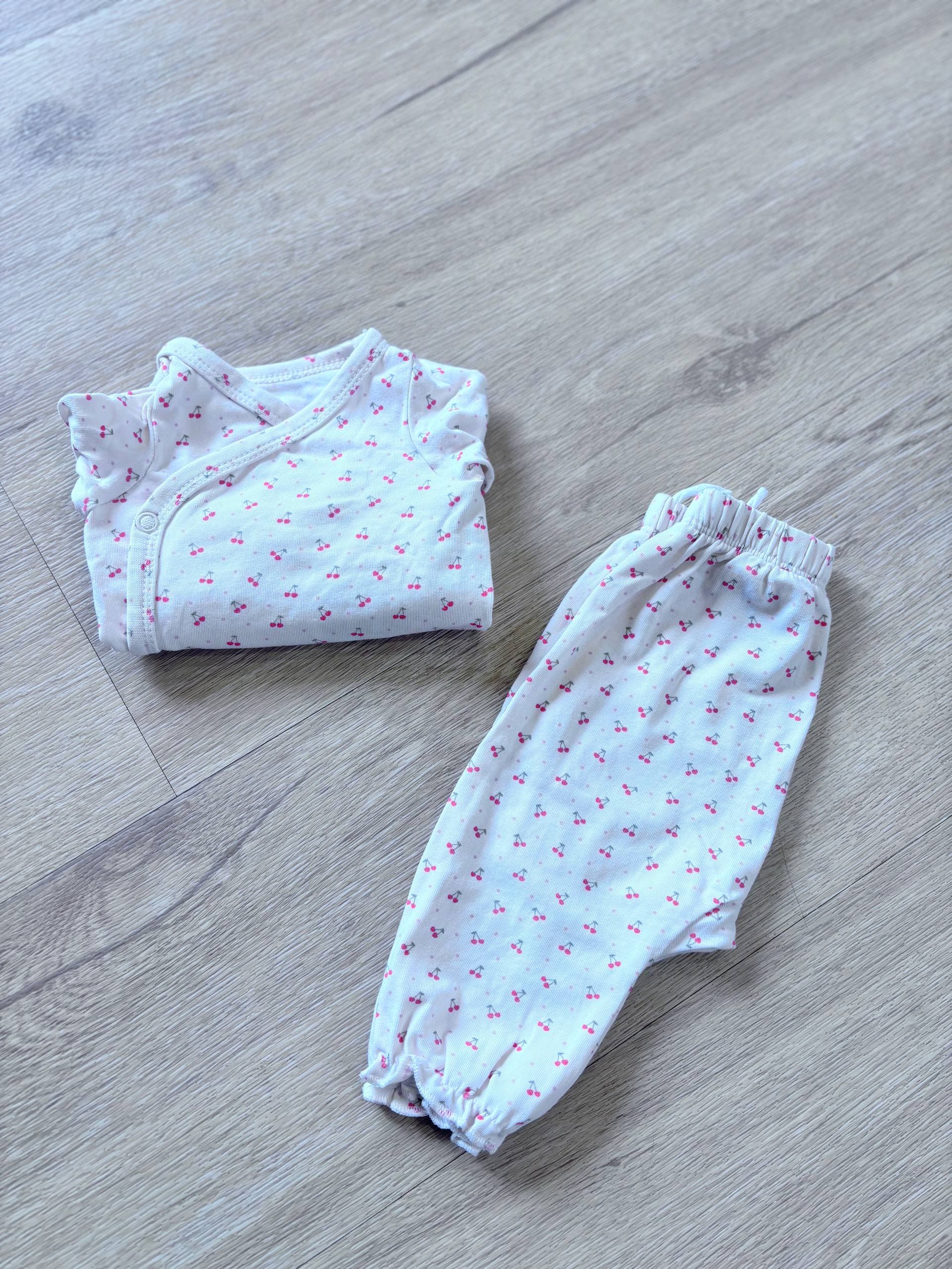 Otroška majica in hlače z vzorcem