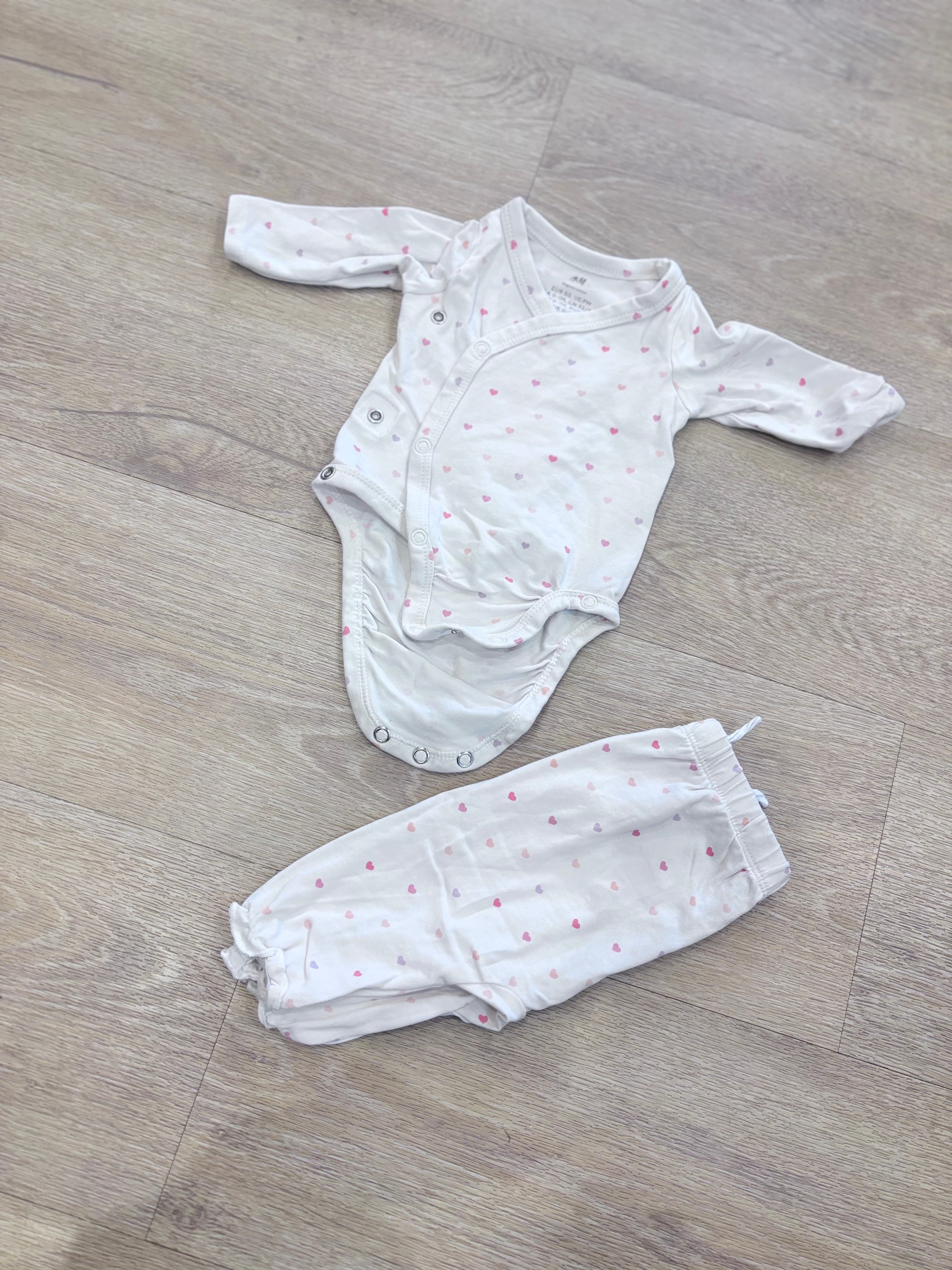 Komplet bodi in hlace. Kot novo.